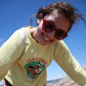 Meet your Posher, Lara